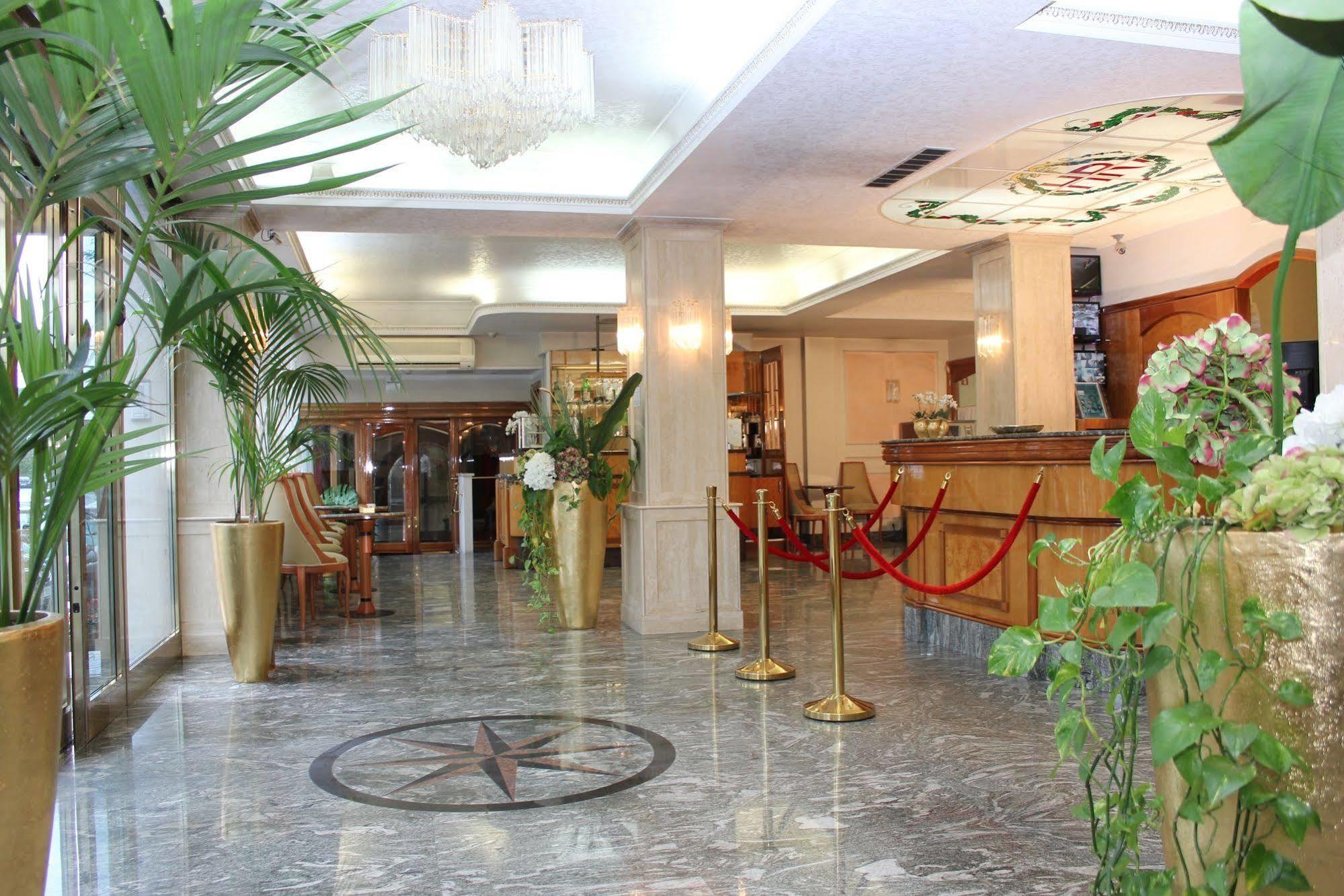 Hotel Romulus Экстерьер фото